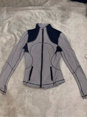 Lululemon navy gingham align jacket size small